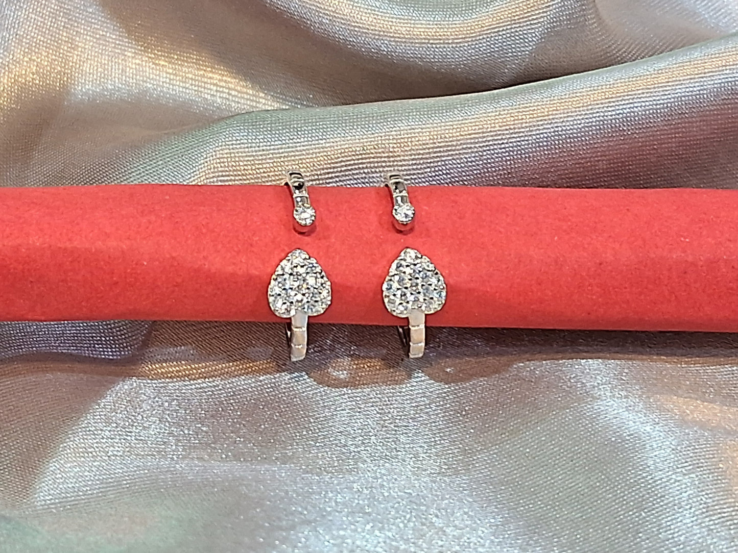 Silver toering with White AD Gemstone