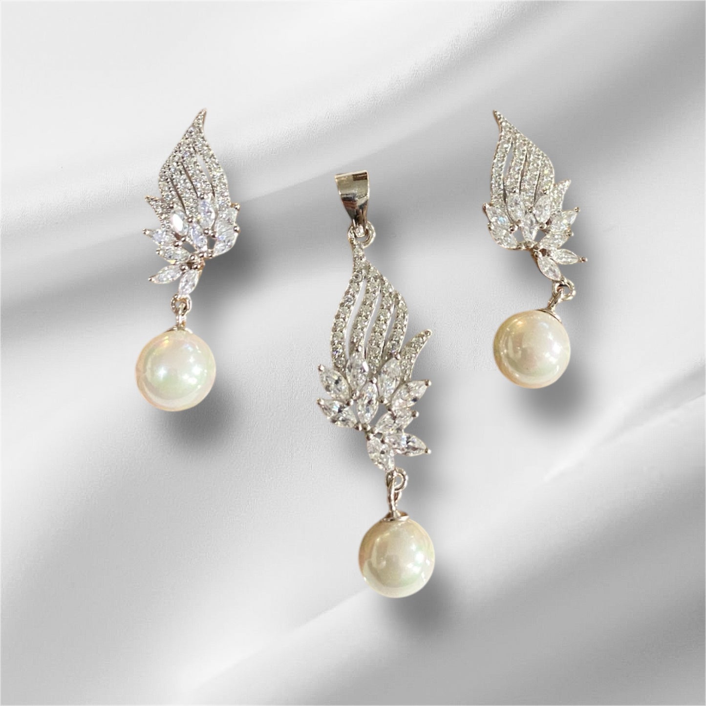 Pearl Pendant Set