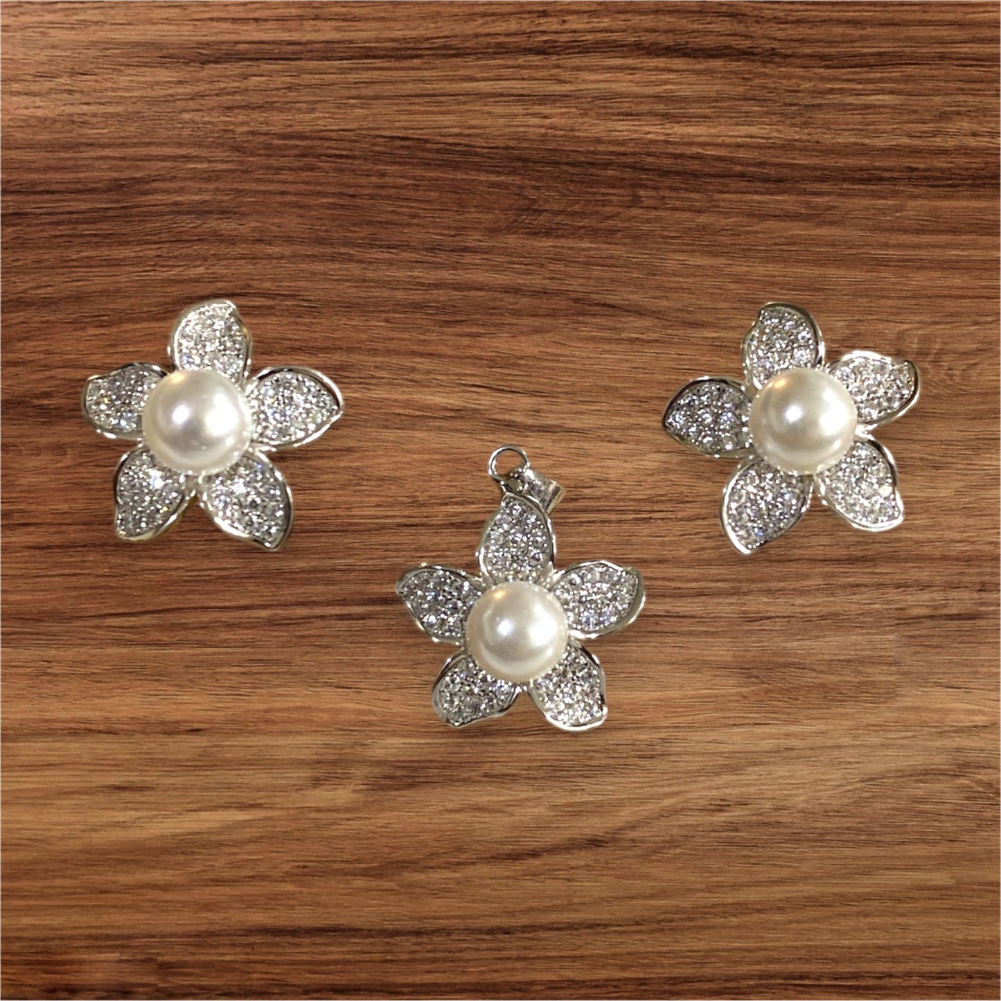 Pear Pendant Set