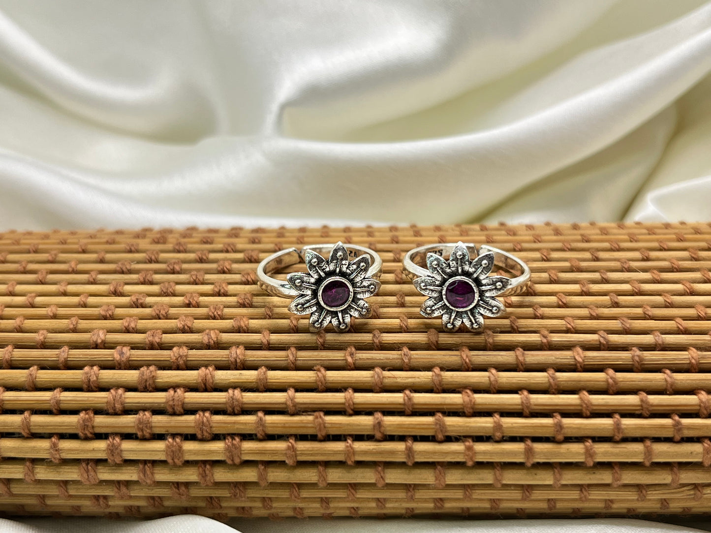 Cutstone Silver Toering