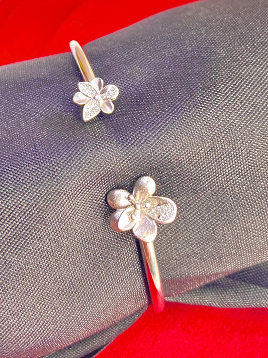 Silver Kada Floral (Silver White)