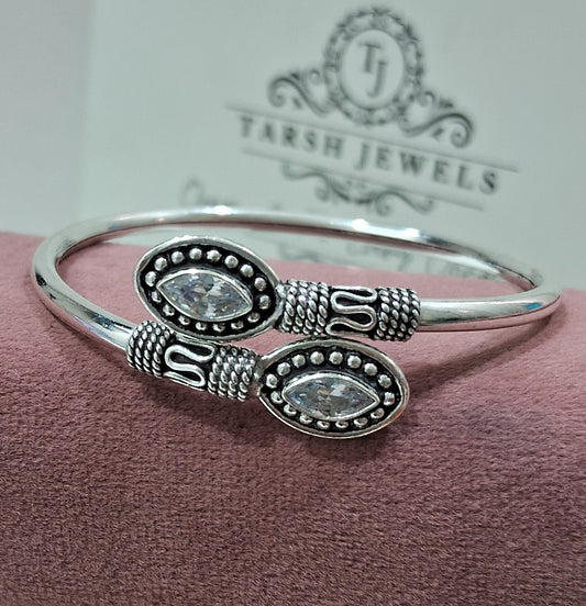 Cutstone Kada