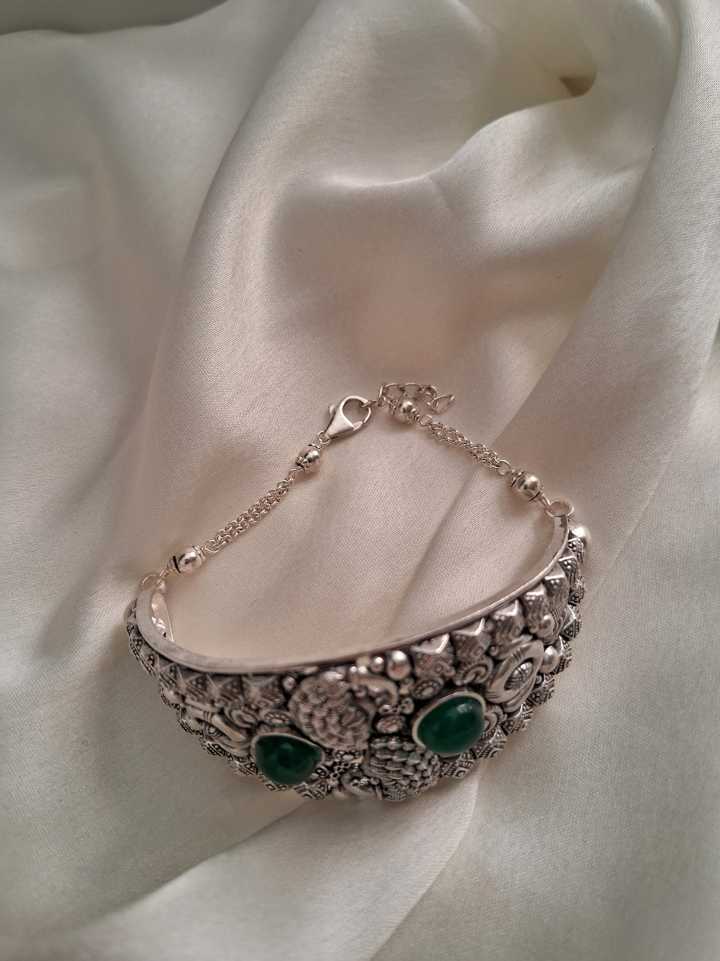 Ethnic Openable Bracelet