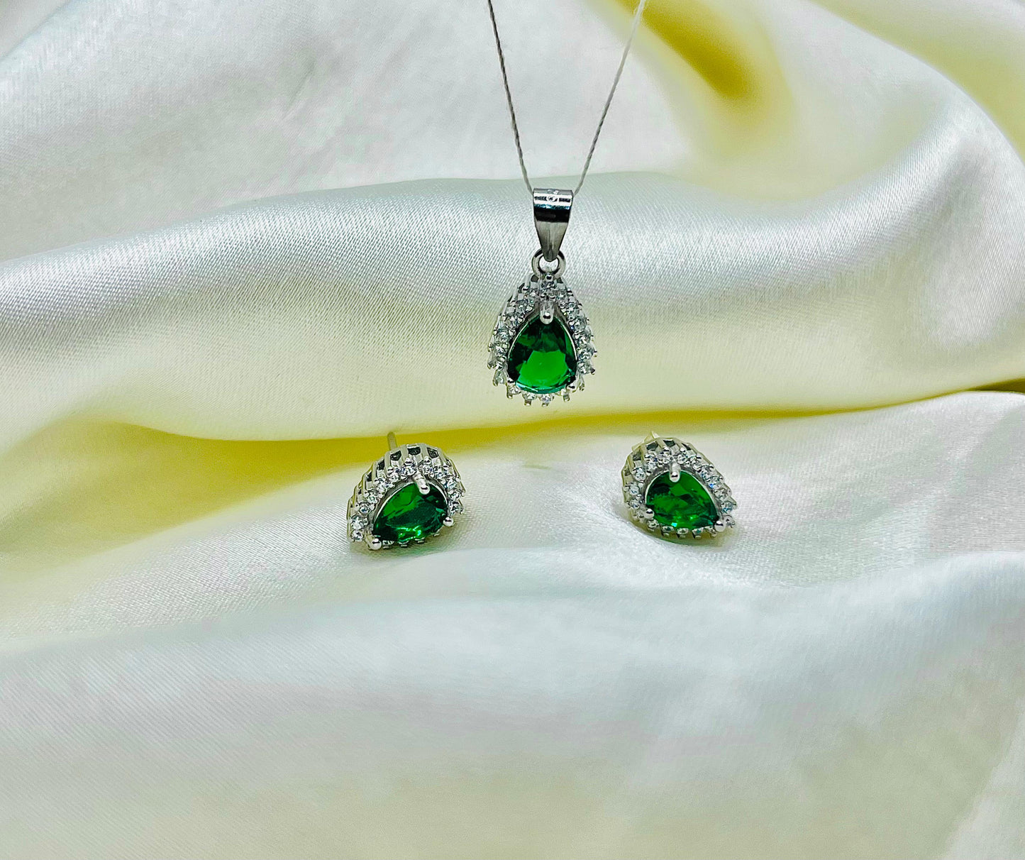 Cutstone Pendant
