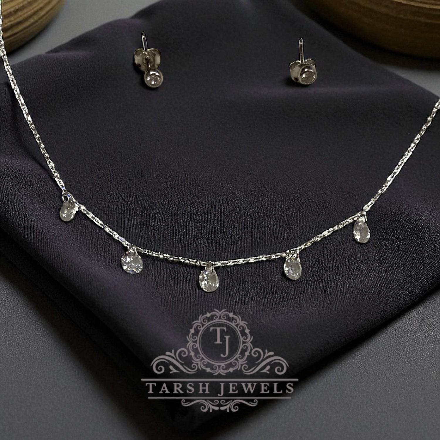 Chain & Necklace